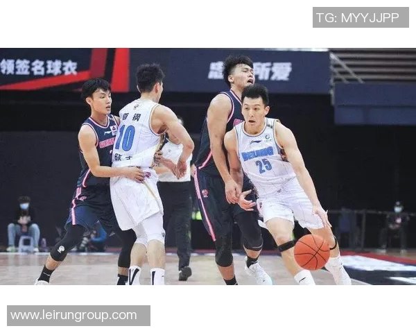 武汉篮球队阵地战革新探索：重塑战术体系与团队协作新模式